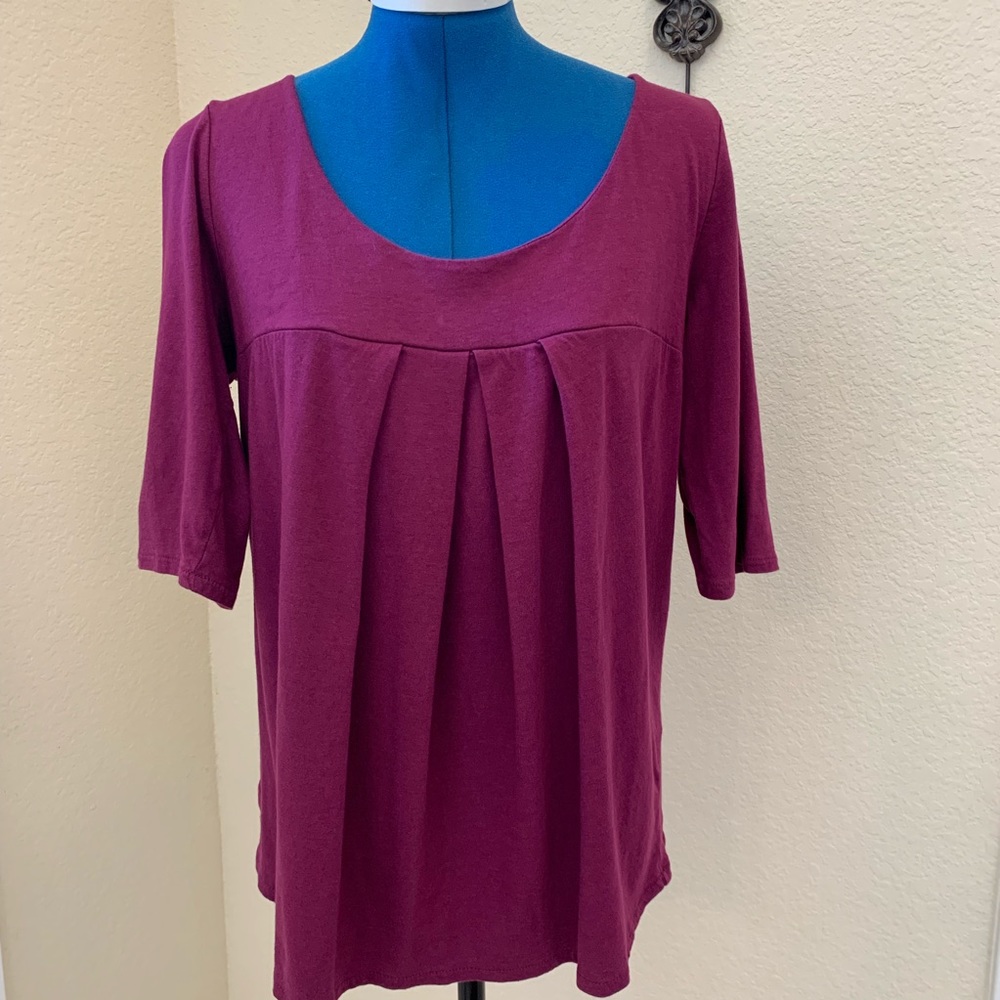 Old Navy Maternity Tee